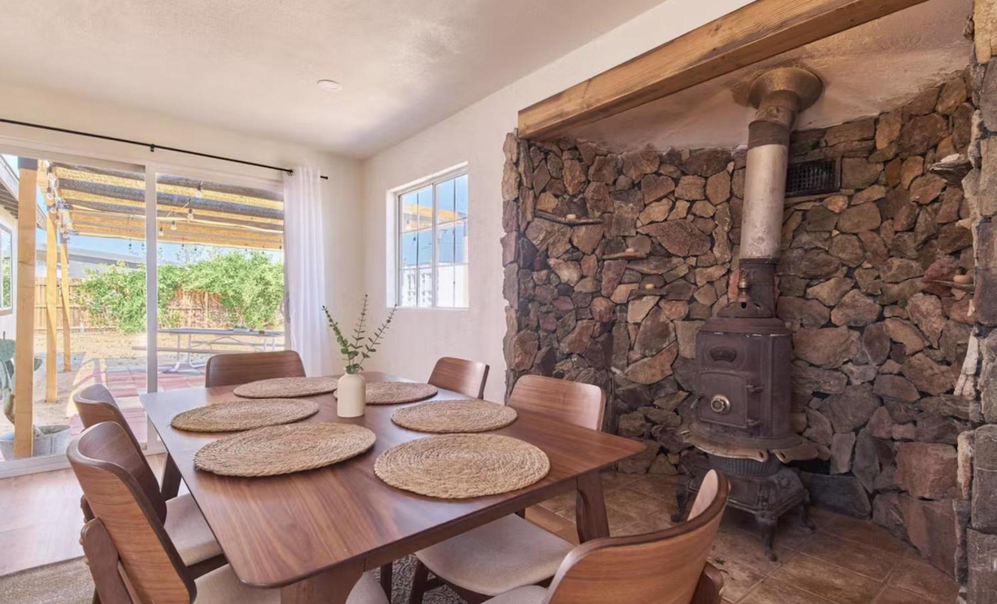 Twin Palms Desert Getaway - Jacuzzi, Fire Pit, Meditation Room & More Джошуа-Три Экстерьер фото